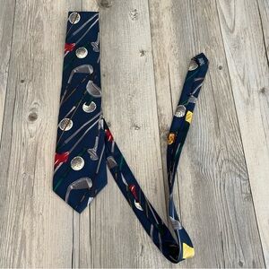 Golf Themed Roundtree & Yorke All Silk Made In USA Hand Sewn Men’s Tie